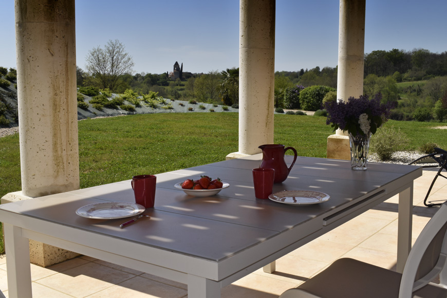 Table sur terrasse